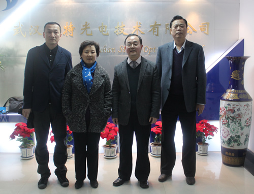 湖北省人社廳副廳長張建平、人社廳專技處調(diào)研員廖維君和田圃到我司調(diào)研